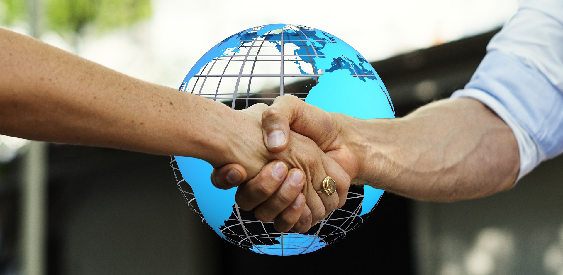 handshake globe business